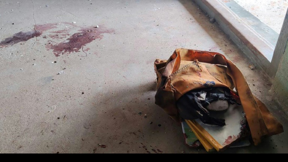 Maestros relatan brutalidad de ataque de helic&oacute;pteros a escuela de Birmania