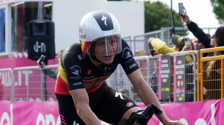 Giro-Zeitfahren: Tagessieger Evenepoel zur&uuml;ck im Rosa Trikot