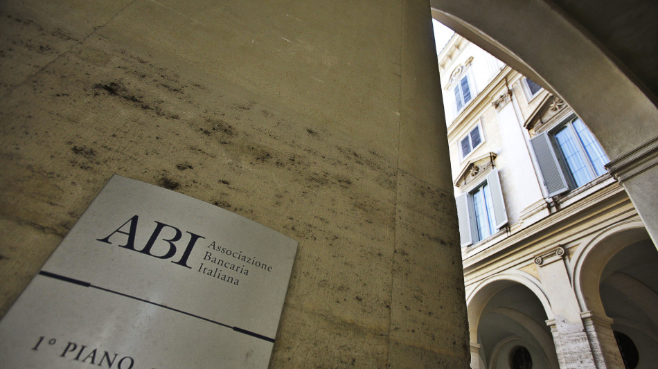 Abi, portafogli diversificati famiglie sono elemento forza