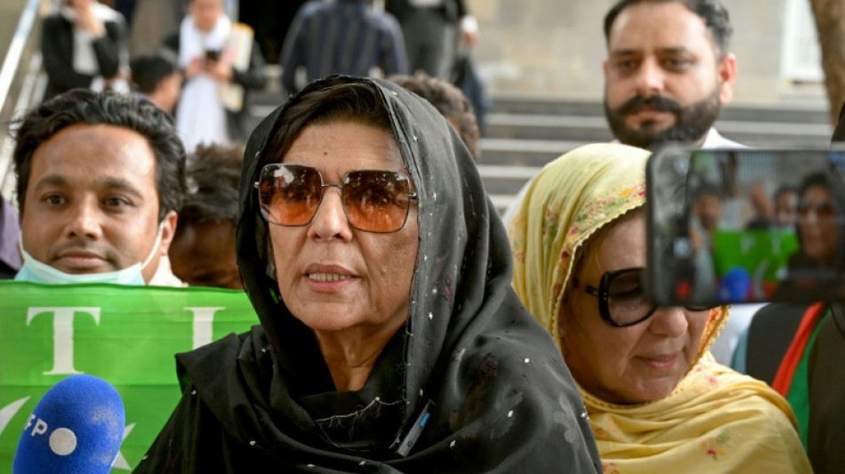 Sisters of jailed Pakistan ex-PM Imran Khan arrested