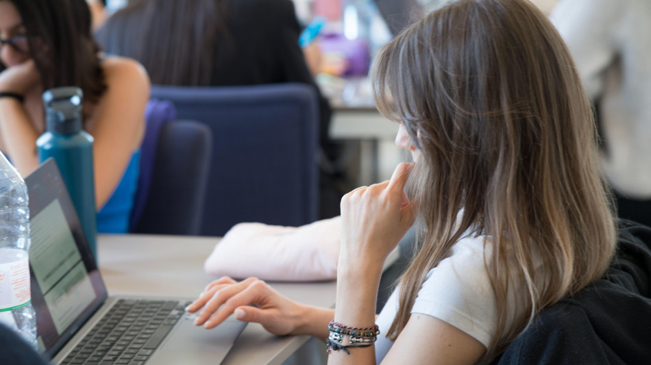 Antitrust, sanzione di 98,6 milioni ad Apple per abuso di posizione dominante (2)