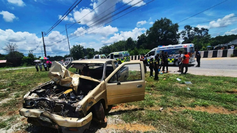 Mueren nueve monjes tailandeses embestidos por una camioneta conducida por un ni&ntilde;o