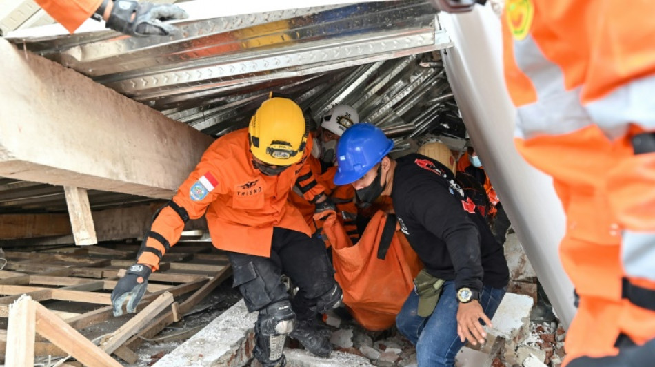 Un ni&ntilde;o de 6 a&ntilde;os rescatado con vida dos d&iacute;as despu&eacute;s del sismo en Indonesia