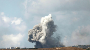 Israel ataca alvos do Hezbollah no L&iacute;bano ap&oacute;s bombardeios que mataram quase 500
