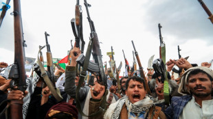 Iêmen sofre bombardeios de EUA e Israel após atacar principal aeroporto israelense