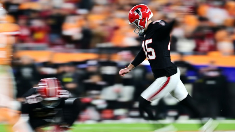 Falcons edge reeling Buccaneers 29-28 in NFL