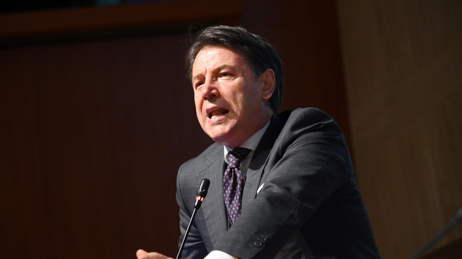 Conte, Meloni equilibrista con Trump, si arrampica sugli specchi