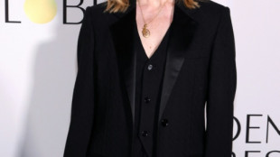 Laura Linney "secou&eacute;e" par son r&ocirc;le dans "Onwards and Sideways" sur la maladie de Parkinson