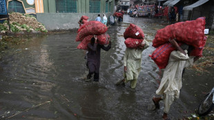 'Third' of Pakistan under water as flood aid efforts gather pace