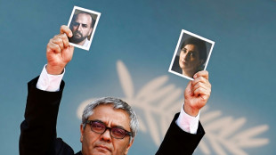 Symbole de libert&eacute;, l'Iranien Rasoulof ovationn&eacute; debout &agrave; Cannes