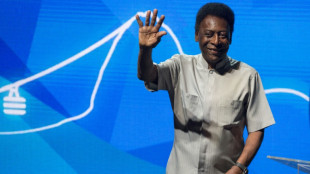 L'hospitalisation de Pel&eacute; prolong&eacute;e en raison d'une infection urinaire