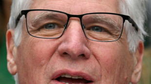 La derecha de Colombia aparta como candidato al padre del presidenciable asesinado