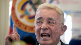 Expresidente colombiano Uribe sentenciado a 12 años de prisión domiciliaria
