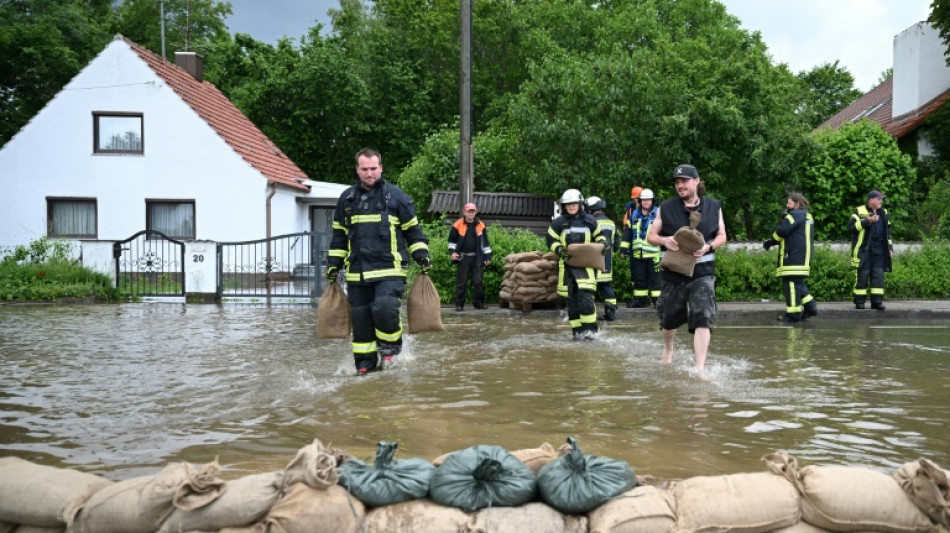 Rescue worker dies amid flooding in southern Germany 