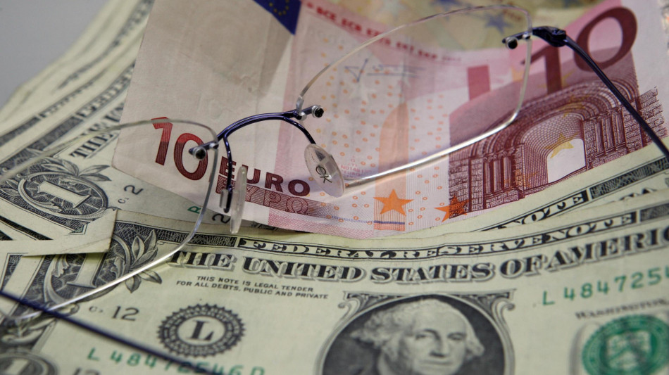 L'euro &egrave; ancora in calo a 1,1368 dollari