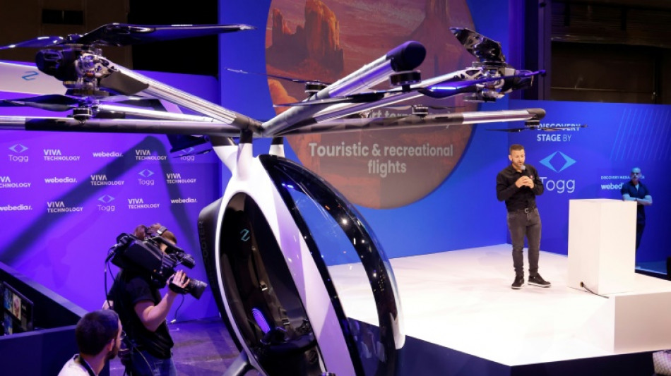 L'inventeur Franky Zapata échoue dans sa traversée de la Manche à bord d'un mini-hélicoptère