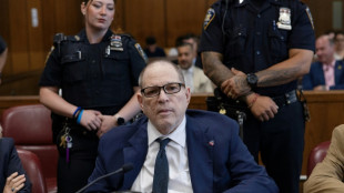 El juez anula el juicio por el cargo de violaci&oacute;n contra Harvey Weinstein