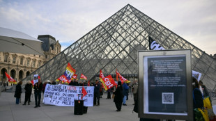 Le Louvre rouvre partiellement malgr&eacute; la reconduction de la gr&egrave;ve