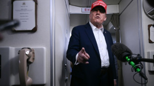 Trump dice que enviará "probablemente 12" cartas sobre aranceles el lunes a sus socios