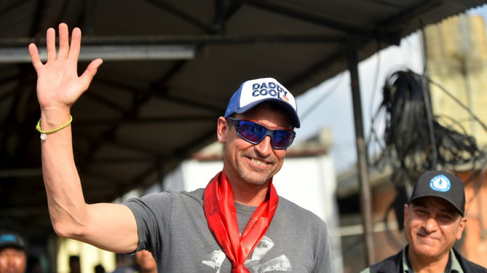 British climber breaks his own record with 19th Everest summit