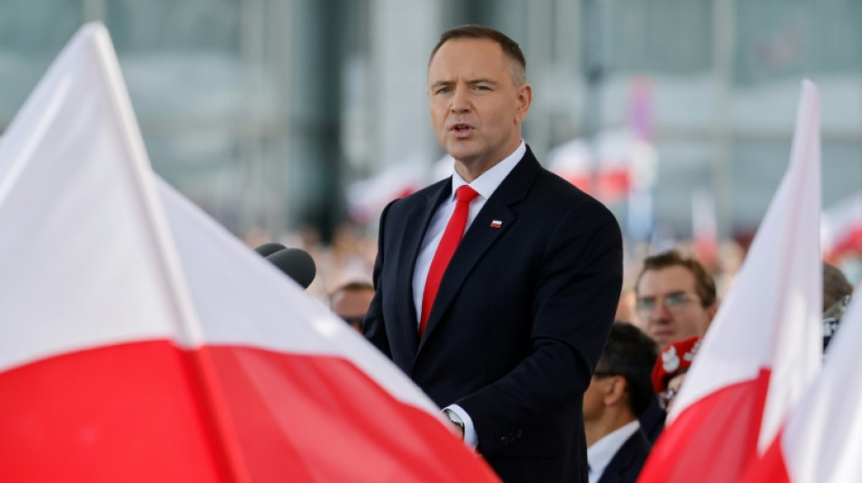 Polish president blocks law extending Ukrainian refugees' rights