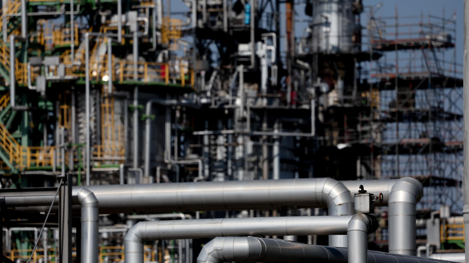 Il petrolio in rialzo a New York a 92,64 dollari