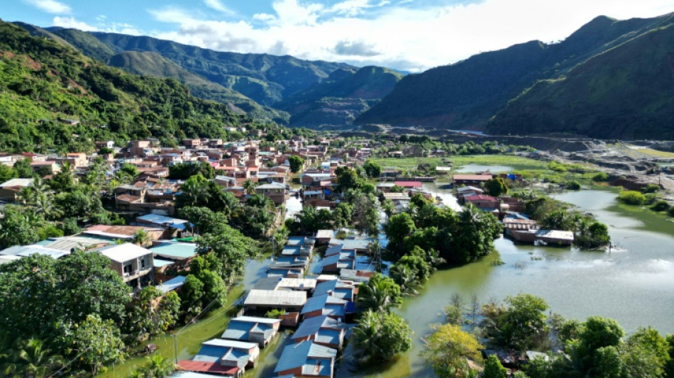 Corrida do ouro e clima afundam povoado da Bol&iacute;via