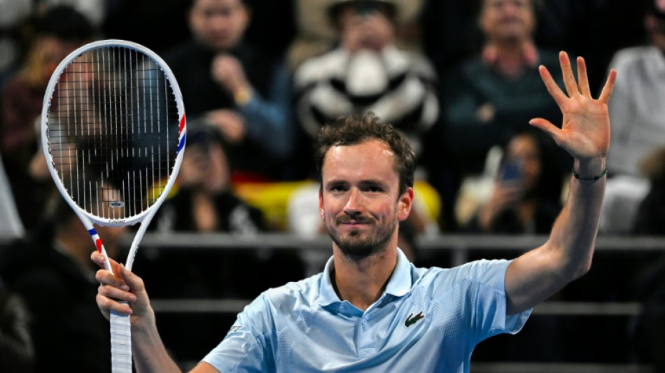 Medvedev vence Khachanov e vai &agrave;s oitavas do ATP 500 de Doha