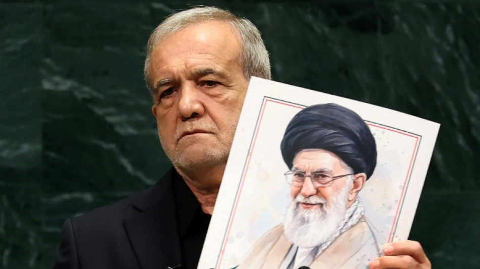 Presidente de Ir&aacute;n advierte a Trump que su pa&iacute;s nunca "se arrodillar&aacute;"