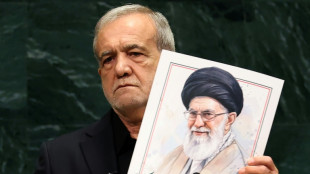 Presidente de Ir&aacute;n advierte a Trump que su pa&iacute;s nunca "se arrodillar&aacute;"