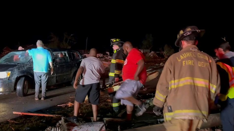 Más de 20 muertos por intensos tornados en EEUU