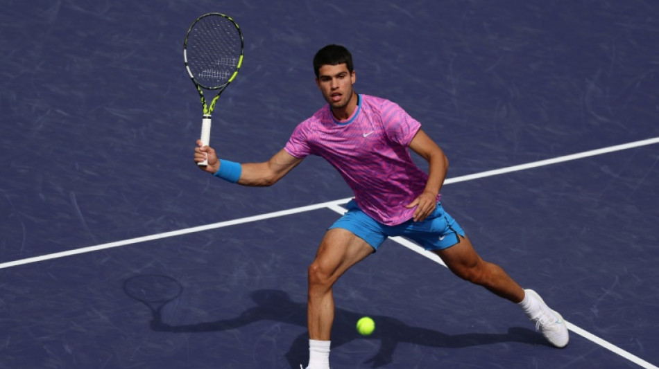 Alcaraz vence Marozs&aacute;n e vai enfrentar Zverev nas quartas em Indian Wells