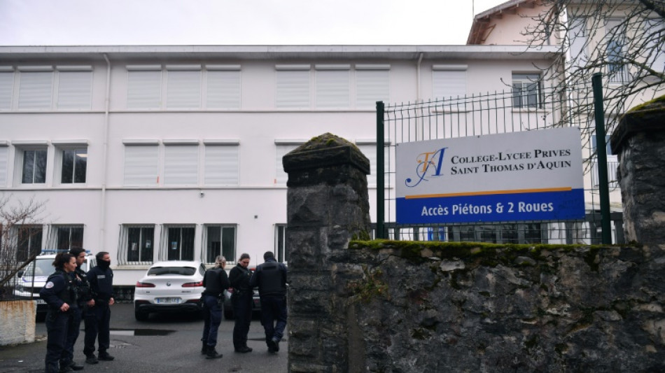 Une professeure poignard&eacute;e par un &eacute;l&egrave;ve au Pays basque, enqu&ecirc;te ouverte pour assassinat