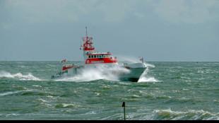 F&auml;hre mit fast 150 Menschen an Bord l&auml;uft zwischen Hiddensee und R&uuml;gen auf Grund