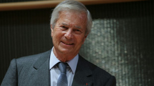 Franz&ouml;sischer Milliard&auml;r Bollor&eacute; gibt sich &uuml;berrascht &uuml;ber "Get&ouml;se" bei Grasset-Verlag