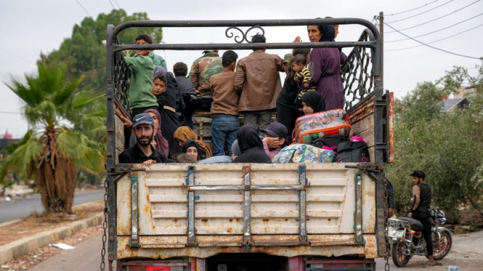 Syrien: Beduinenfamilien aus von Drusen zur&uuml;ckeroberter Stadt Suwaida evakuiert