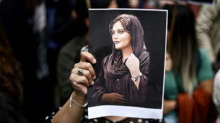 Fuerzas de seguridad disparan a manifestantes tras un homenaje a Mahsa Amini en Ir&aacute;n