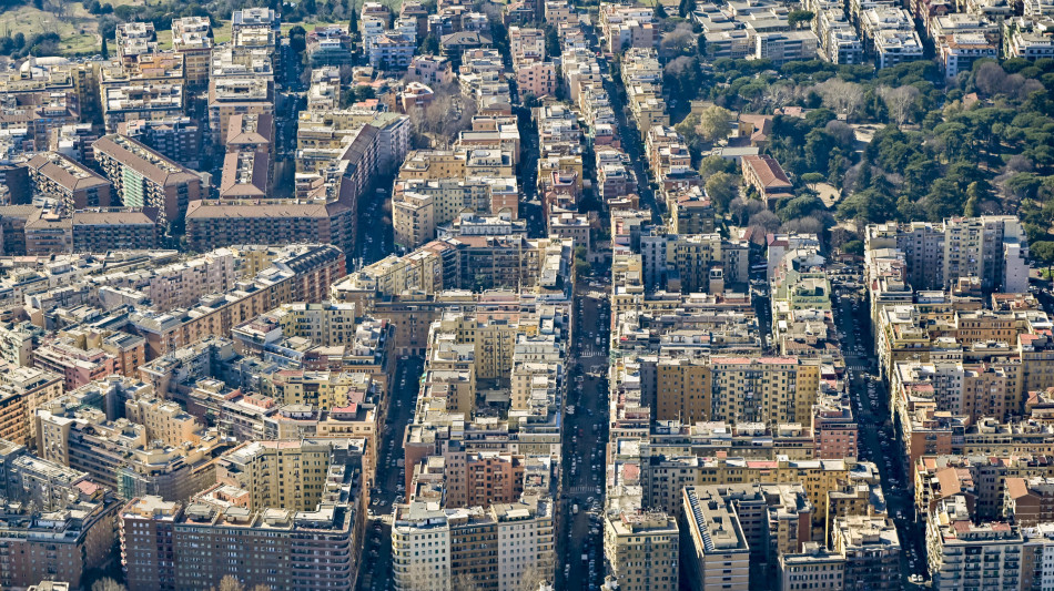Confedilizia, edifici vuoti in aumento, pensare a co-housing