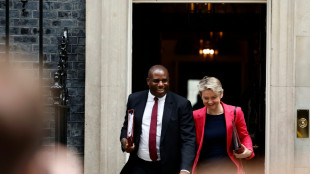 Gro&szlig;britanniens Regierungschef Starmer bildet Kabinett um