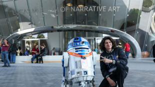 Fan&aacute;ticos de "La guerra de las galaxias" acuden al nuevo museo de George Lucas