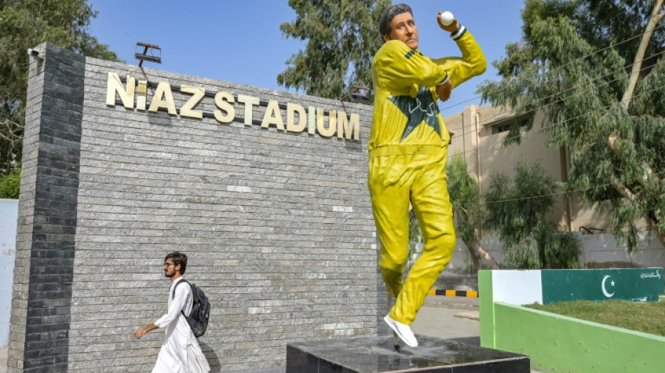 Pakistan's Akram praises his statue amid social media flak