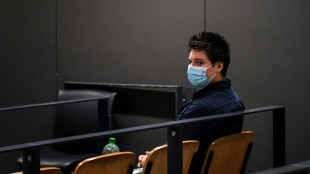 Lanceur d'alerte ou pirate informatique, la source des "Football Leaks" &agrave; la barre