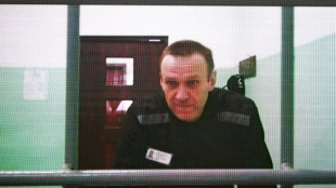 Navalny enfrenta novo julgamento que pode levar a mais 20 anos de pris&atilde;o