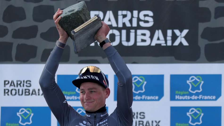 Ciclismo: Van der Poel, punite chi mi ha tirato quella borraccia