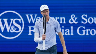 Steely Sinner advances amid Cincinnati power-failure chaos