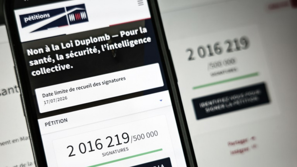 Loi Duplomb "dangereuse": scientifiques et associations de patients interpellent le Conseil constitutionnel