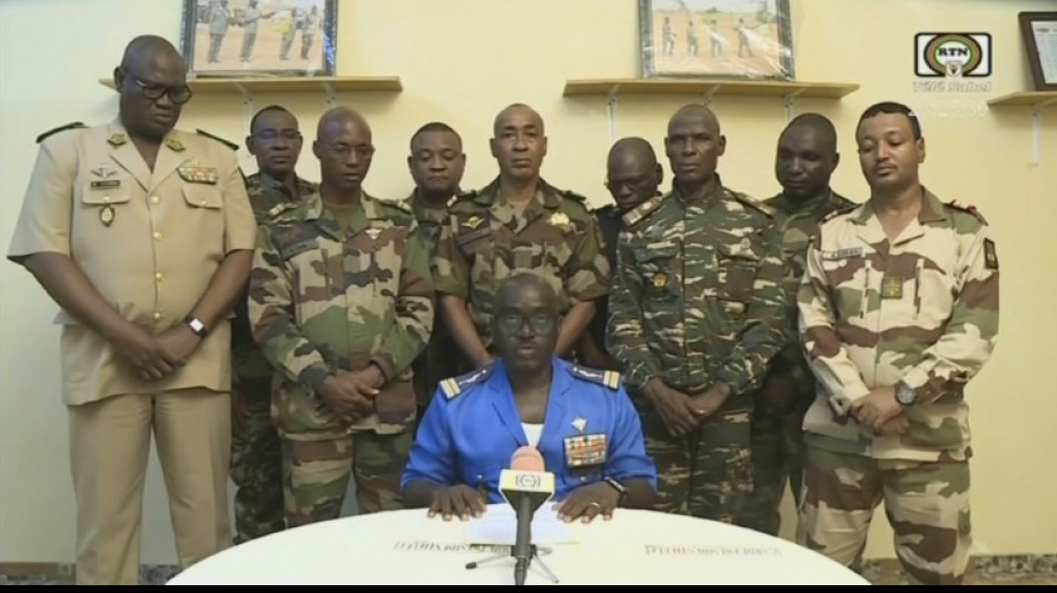 Secuestrado por militares, el presidente de N&iacute;ger rechaza el golpe de Estado
