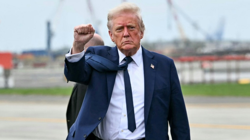 Despu&eacute;s de 100 d&iacute;as, Trump "pasa un muy buen rato" pero pierde terreno en los sondeos