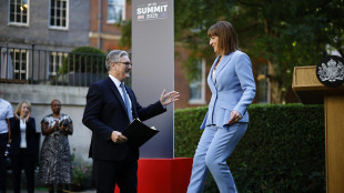 Borsa: male le banche, in Gran Bretagna ipotesi nuove tasse