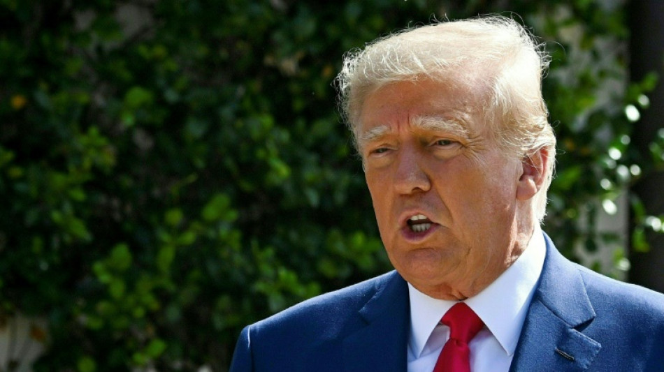 Trump y su abogada, multados con casi un mill&oacute;n de d&oacute;lares por la demanda contra Hillary Clinton